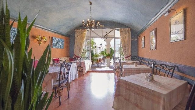Freehold Restaurant in Aloha Pueblo, Nueva Andalucia Freehold Restaurant in Aloha Pueblo, Nueva Andalucia